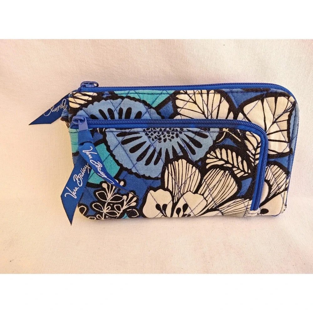 Vera Bradley Women's Wallet‎ Floral Bursts Blue ID Credit card holder Travel